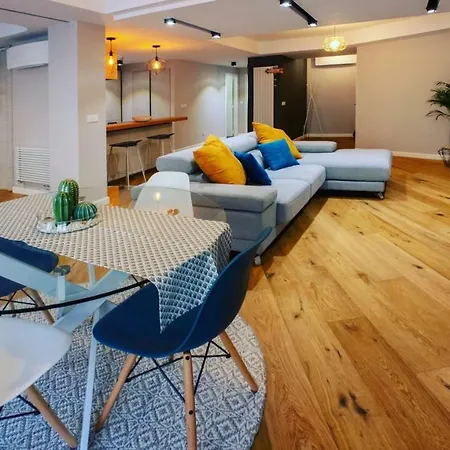 Hexagonal Design Apartment *